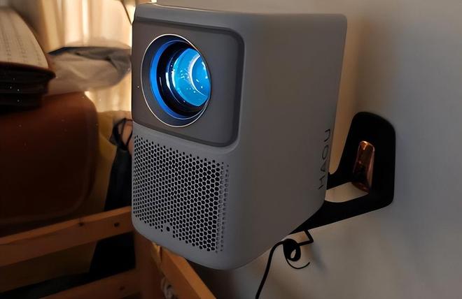 趣 K2 Pro 评测：租房党平替电视优选j9九游会俱乐部登录入口千元投影天花板！哈(图3)