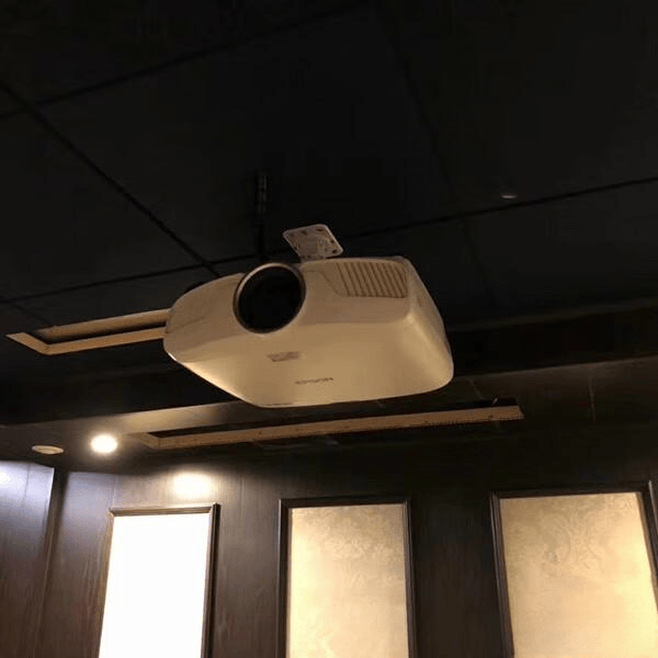 用神器画质惊艳、操作便捷投影生活新体验！